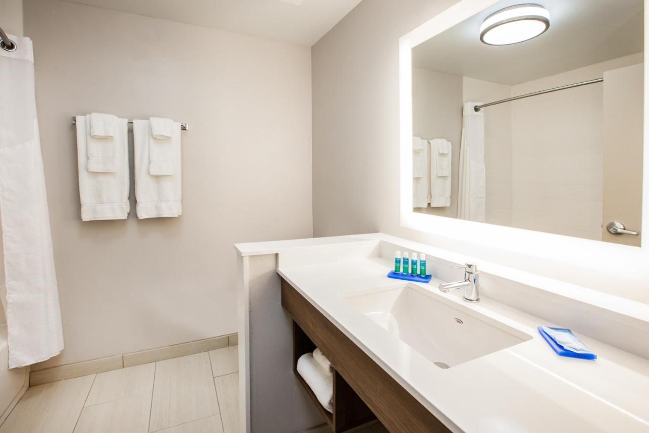 Holiday Inn Express Hotel & Suites Boston - Marlboro By Ihg Hudson Exterior foto